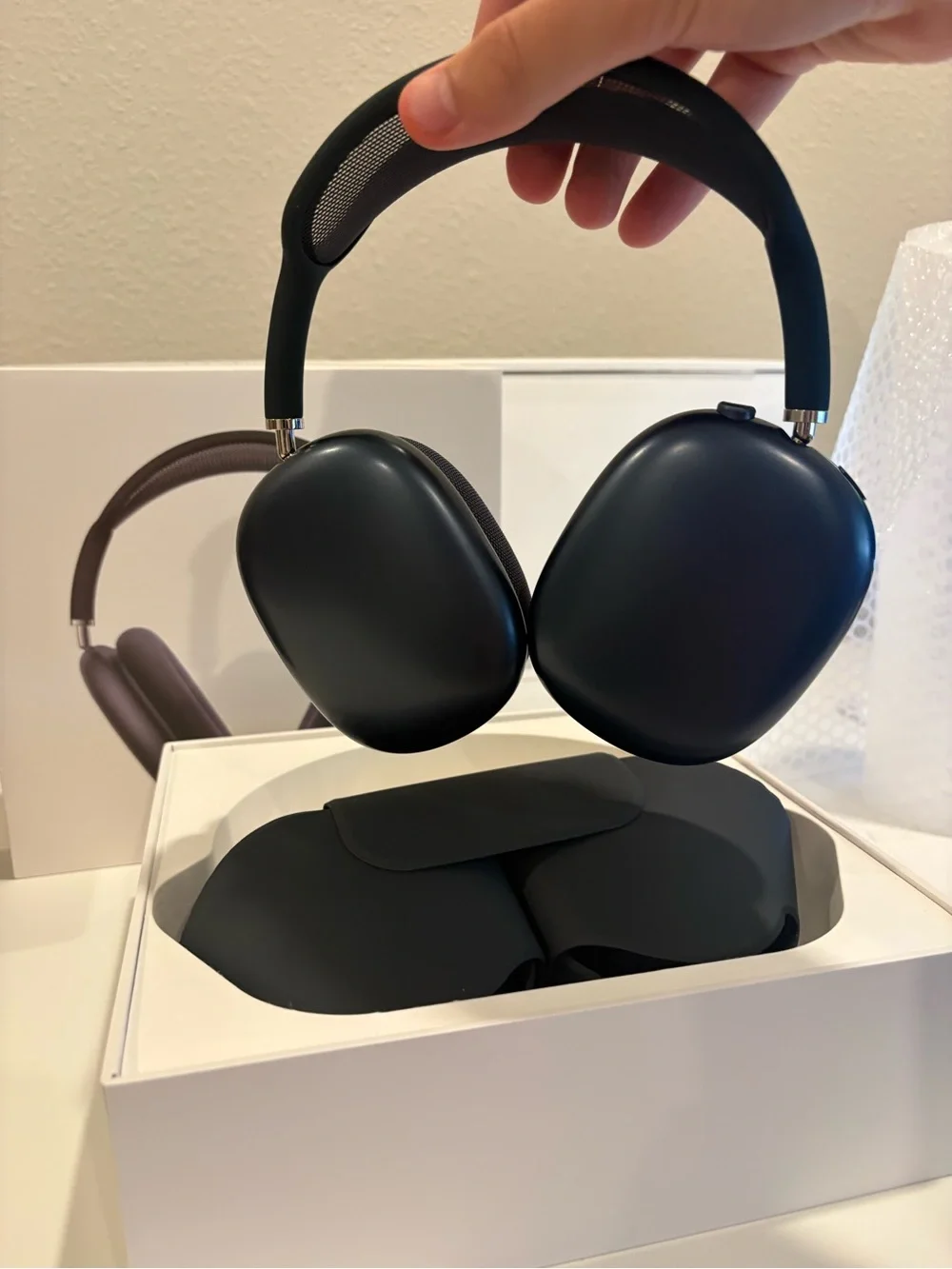 Apple AirPods Max Headphones - Black USB-C